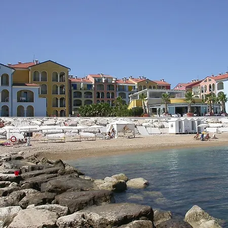 Zeus Family Beach Apartment Porto Recanati