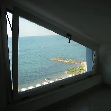 Zeus Family Beach Apartment Daire *