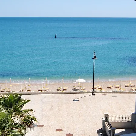 Zeus Family Beach Apartment