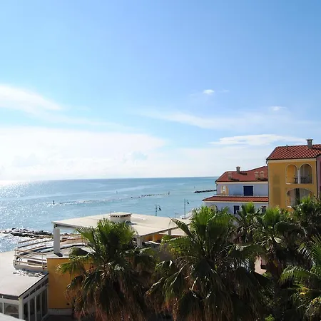 Zeus Family Beach Apartment * Porto Recanati