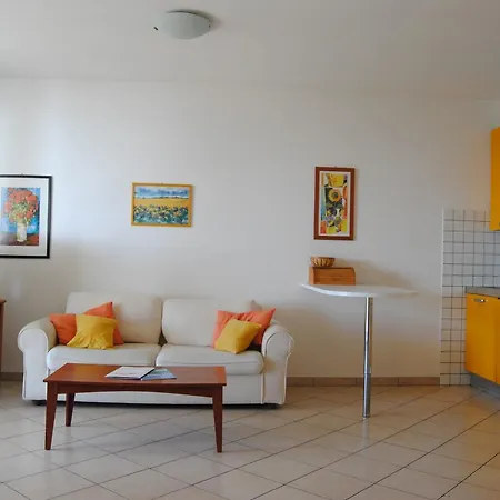 Zeus Family Beach Apartment *