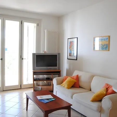 Zeus Family Beach Apartment *