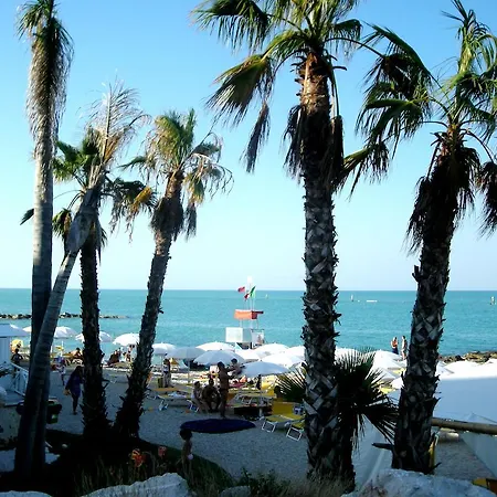 Lejlighed Zeus Family Beach Apartment